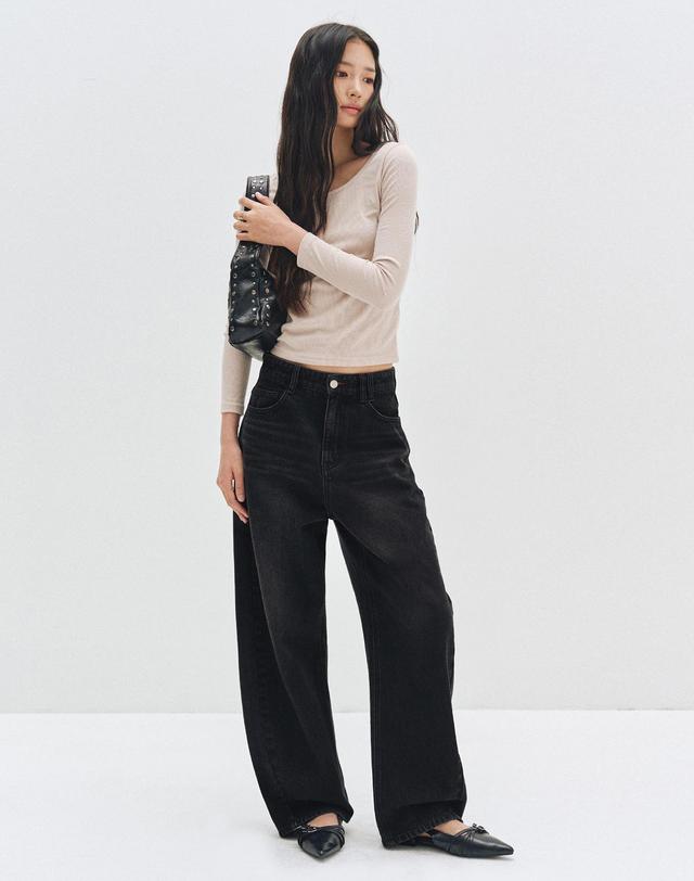 데케트 우먼 Curved Wide Jeans DCWPT013BLACK 착용컷