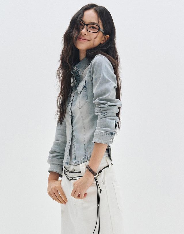 데케트 우먼 Western Slim Denim Shirts DCWSH003LIGHTBLUE 착용컷