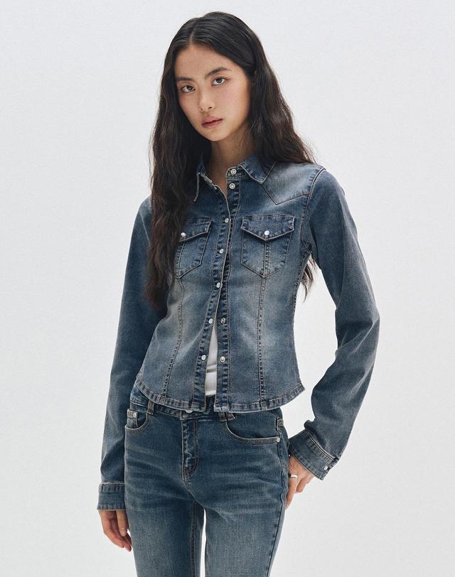 데케트 우먼 Western Slim Denim Shirts DCWSH003BLUE 착용컷