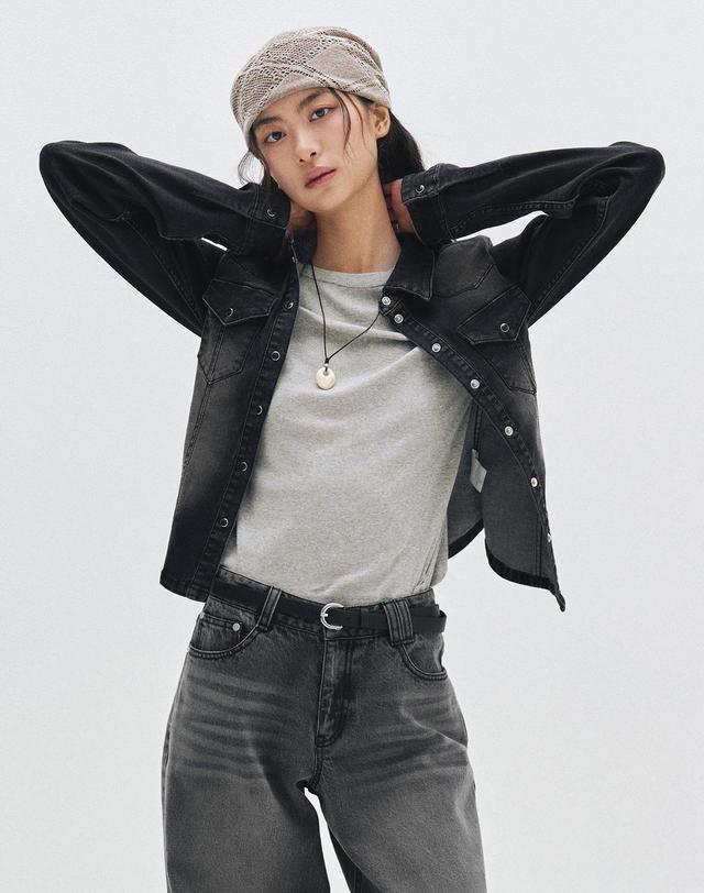 데케트 우먼 Western Slim Denim Shirts DCWSH003BLACK 착용컷
