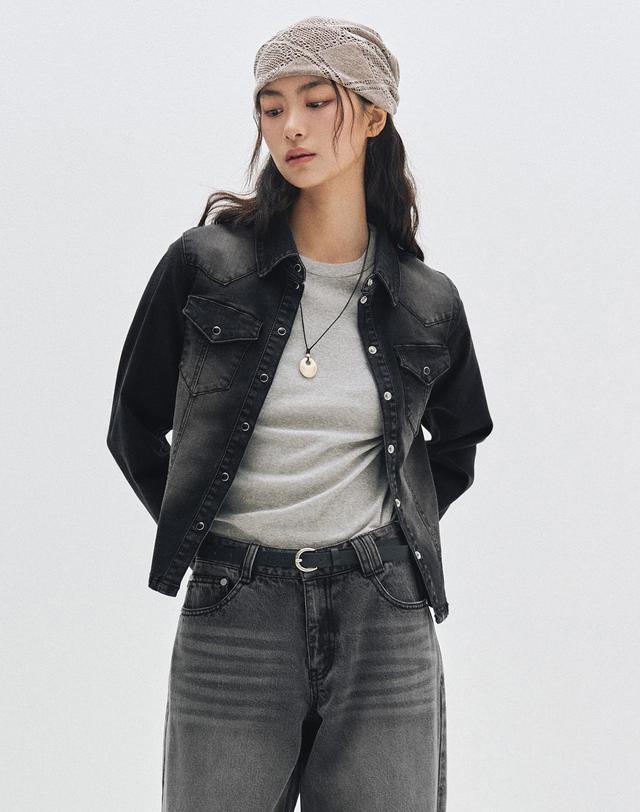 데케트 우먼 Western Slim Denim Shirts DCWSH003BLACK 착용컷