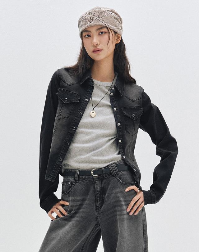 데케트 우먼 Western Slim Denim Shirts DCWSH003BLACK 착용컷