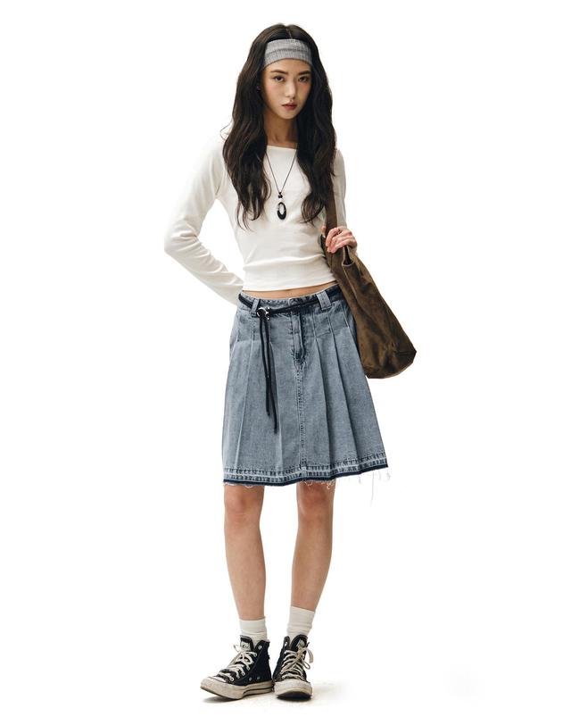 데케트 우먼 Front Pleats Midi Skirt DCSK008BLUE 착용컷