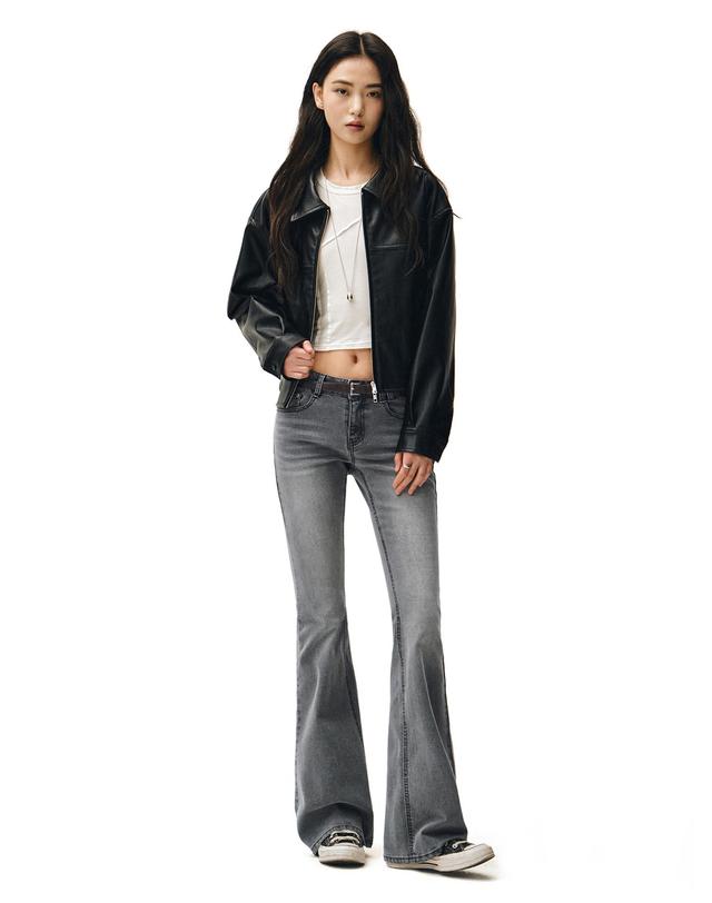 데케트 우먼 Signature Slim Low Rise Flared Jeans DCWPT006GRAY 착용컷