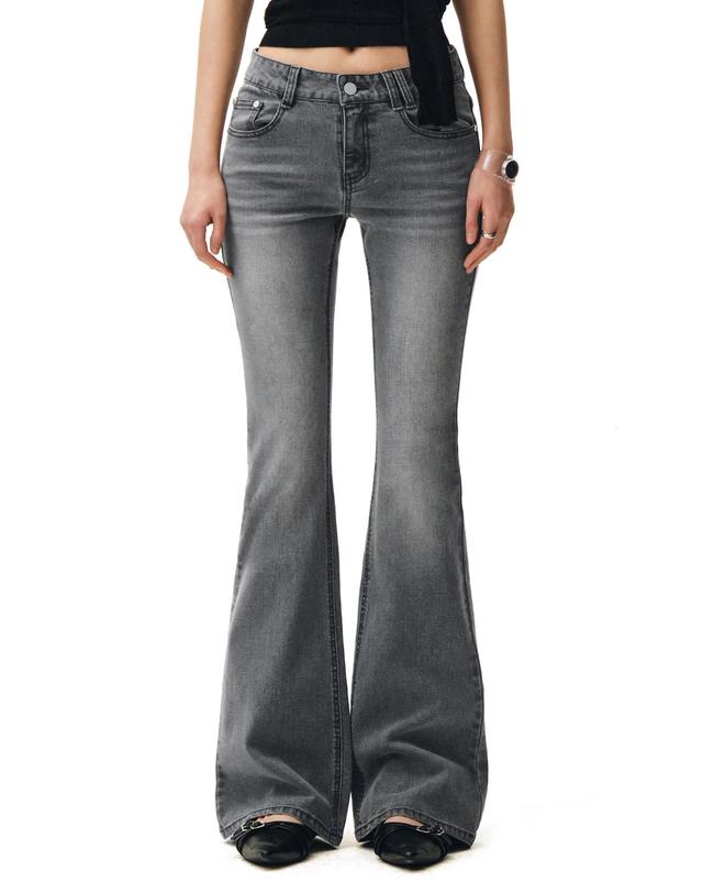 데케트 우먼 Signature Slim Low Rise Flared Jeans DCWPT006GRAY 착용컷