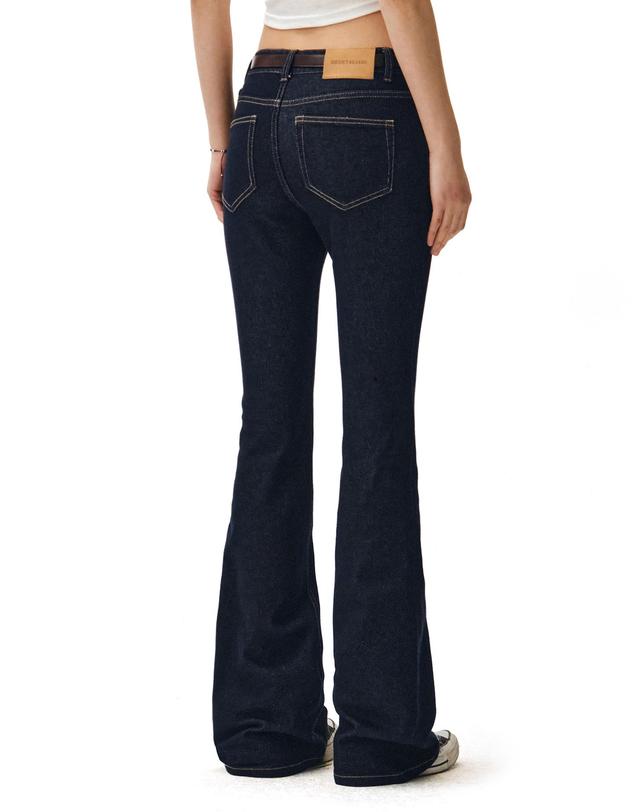 데케트 우먼 Signature Slim Low Rise Flared Jeans DCWPT006CPINDIGO 착용컷