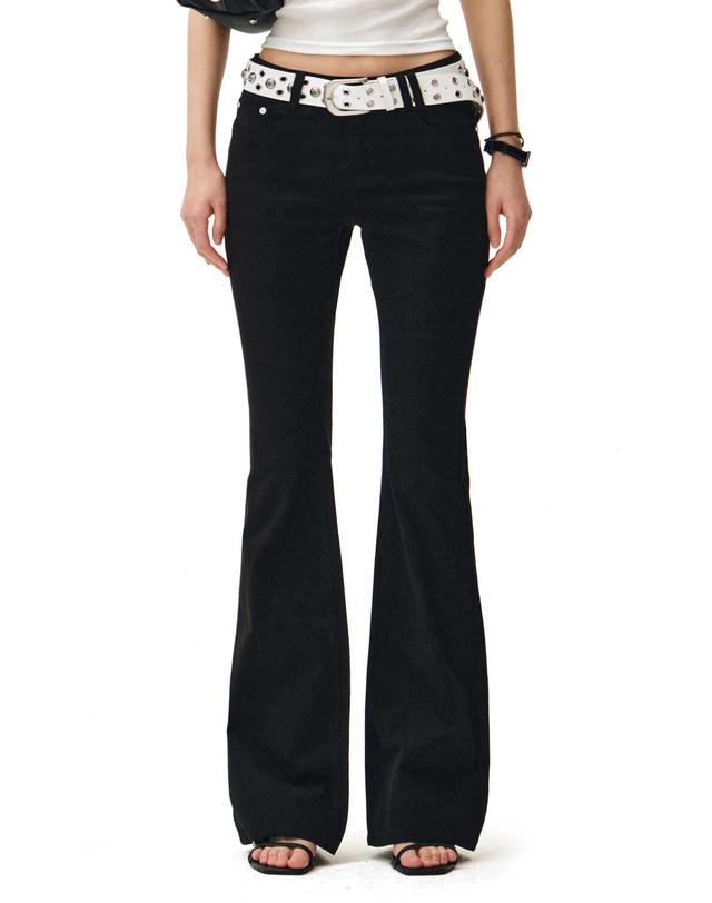 데케트 우먼 Signature Slim Low Rise Flared Jeans DCWPT006BLACKCT 착용컷