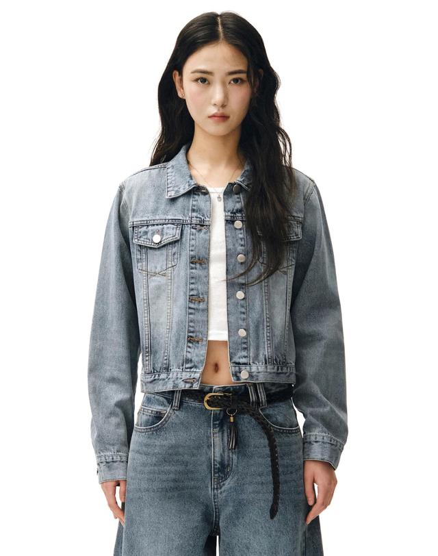 데케트 우먼 Cropped Denim Jacket DCWJK002LIGHTBLUE 착용컷