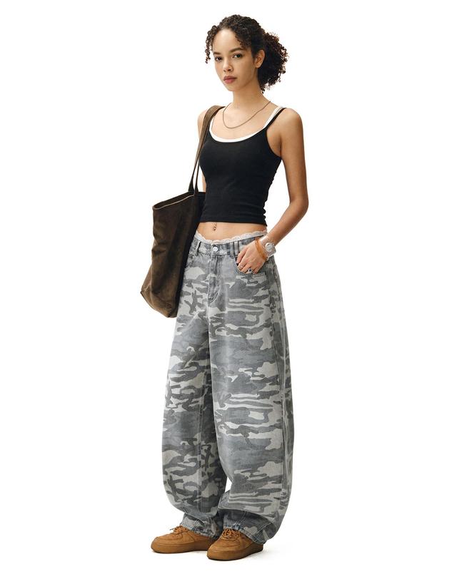 데케트 우먼 Camouflage Barrel Jeans DCWPT020GRAY 착용컷