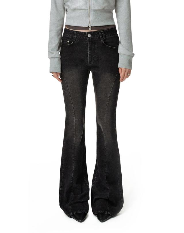 데케트 우먼 Adjustable Back Low Rise Slim Flared Jeans DCWPT030BLACK 착용컷