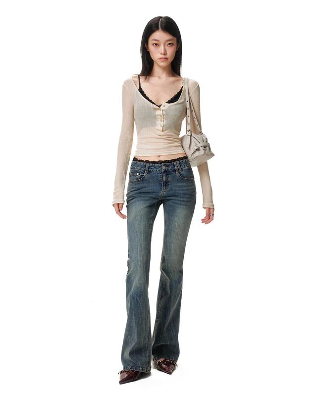 데케트 우먼 Crinkle Washed Low Rise Slim Flared Jeans DCWPT035BLUE 착용컷