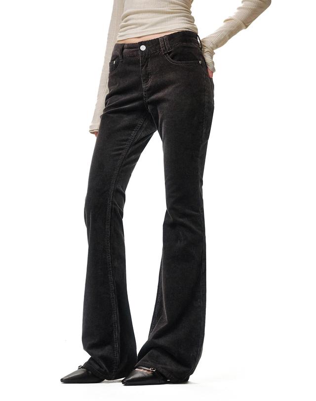 데케트 우먼 Signature Slim Low Rise Flared Corduroy Pants DCWPT041CHARCOAL 착용컷