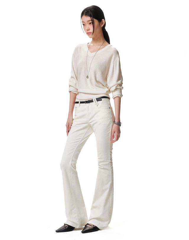 데케트 우먼 Signature Slim Low Rise Flared Corduroy Pants DCWPT041IVORY 착용컷