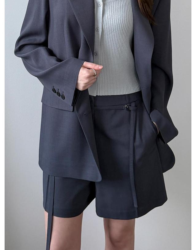 루미에반 와이드 벨티드 턱 쇼츠 LB64SLM192A 착용컷