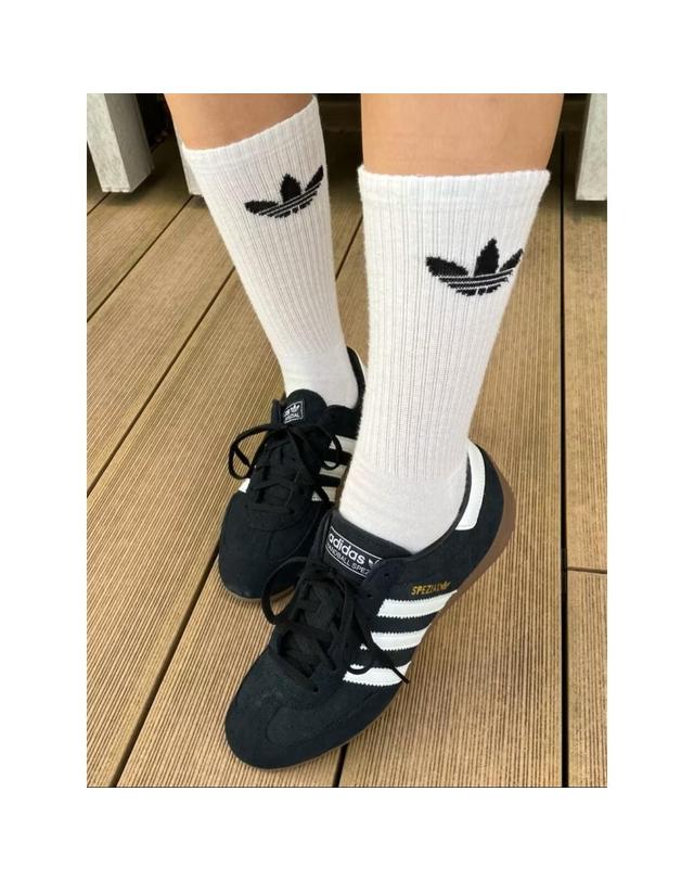 아디다스 아디다스 오리지널 핸드볼 스페지알 로 프로 남녀 공용 스니커즈 운동화 블랙 KJ3629 착용컷