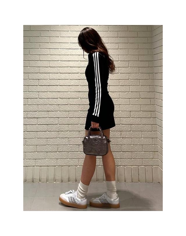 아디다스 아디다스 오리지널 풀 집업 클래식 긴팔 원피스 드레스 블랙 KD7963 착용컷