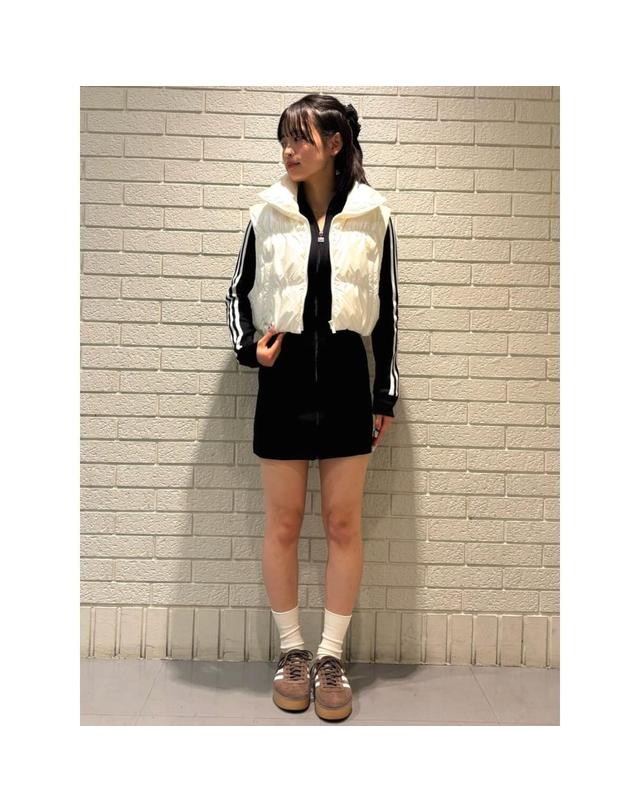 아디다스 아디다스 오리지널 풀 집업 클래식 긴팔 원피스 드레스 블랙 KD7963 착용컷