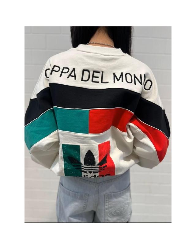 아디다스 아디다스 오리지널 이탈리아 코파 델 문도 크루넥 스웨트셔츠 맨투맨 티셔츠 KD7768 착용컷