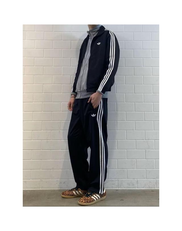 아디다스 아디다스 오리지널 파이어버드 트랙 팬츠 트레이닝복 바지 블랙 KD8315 착용컷