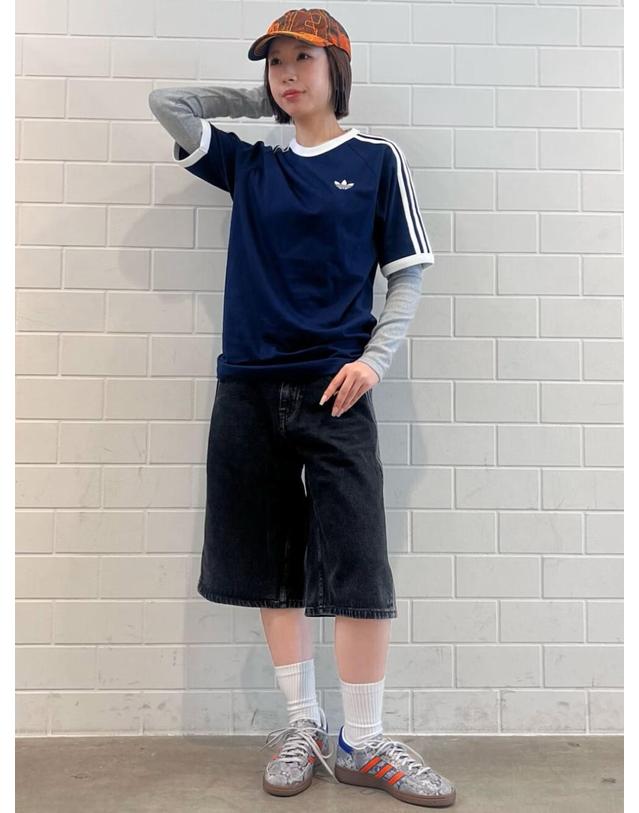 아디다스 아디다스 오리지널 남녀 공용 3S 스트라이프 반팔 티셔츠 나이트 인디고 KE3536 착용컷