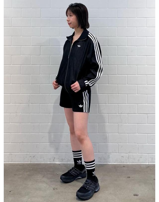 아디다스 아디다스 오리지널 서머 글로우 라이트 데님 파이어버드 트랙 탑 저지 자켓 블랙 KW8758 착용컷