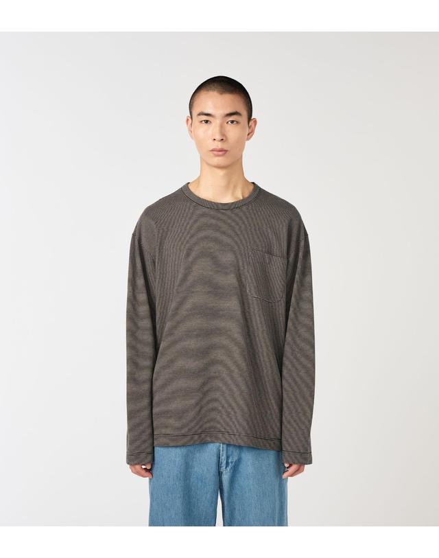 나나미카 나나미카 Micro Stripe Pocket L/S Tee 스트라이프 포켓 롱 슬리브 2컬러 S25FH068 착용컷