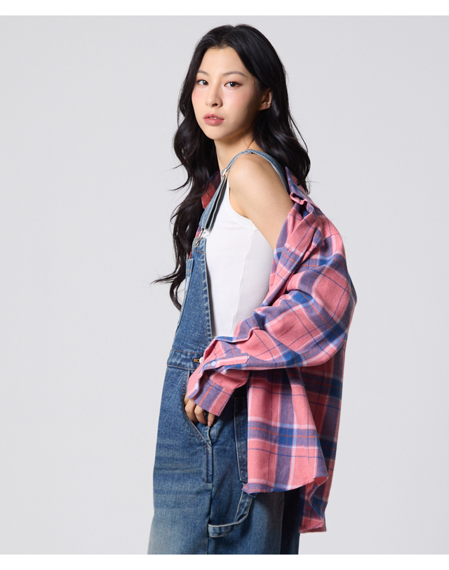 언노운플라넷 [언노운플라넷] 플라넷 오버핏 체크 셔츠 핑크 착용컷
