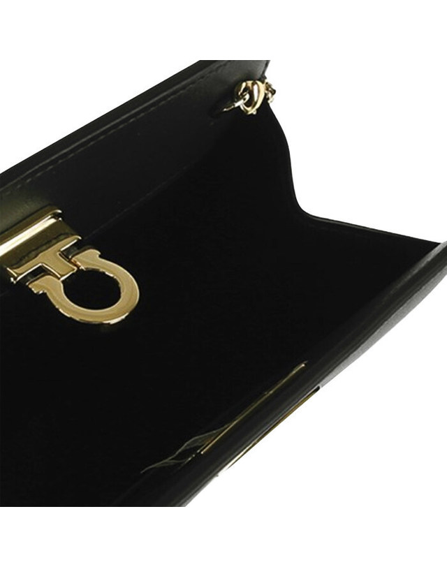 살바토레 페라가모 [명품] Ferragamo 페라가모 미니백 218352 0771651 NERO 여성 클러치백 진한 그레이 착용컷
