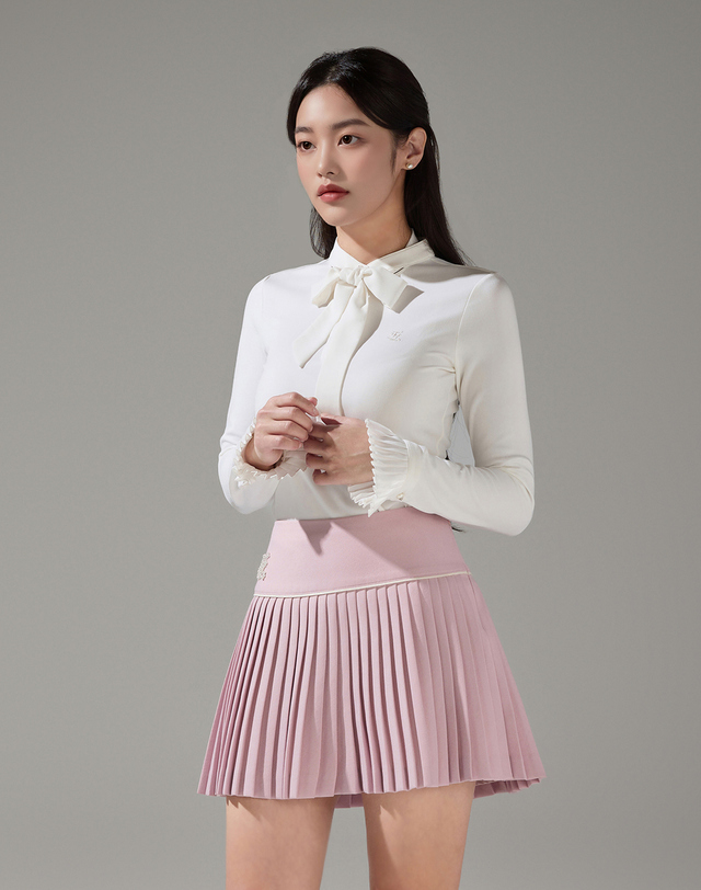 페어라이어 타이 모크넥 티셔츠 (아이보리) 착용컷