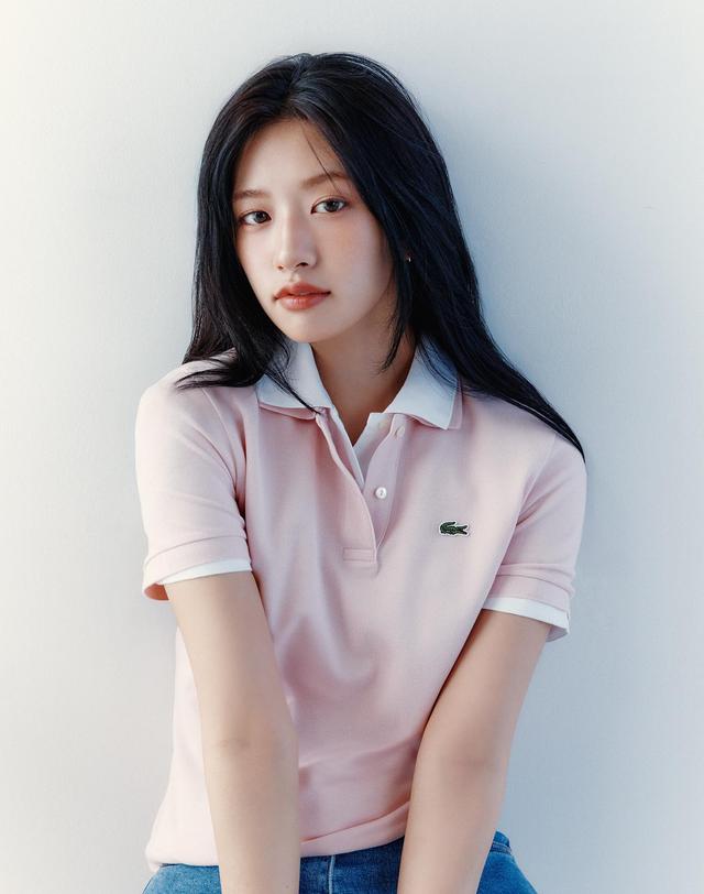 라코스테 [라코스테 공식] 여성 베이직 레귤러핏 폴로 셔츠 PF7839-56G ADY 착용컷