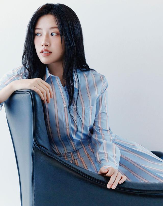 라코스테 [라코스테 공식] 여성 오버핏 클래식 포플린 셔츠 CF1054-56G 48C 착용컷