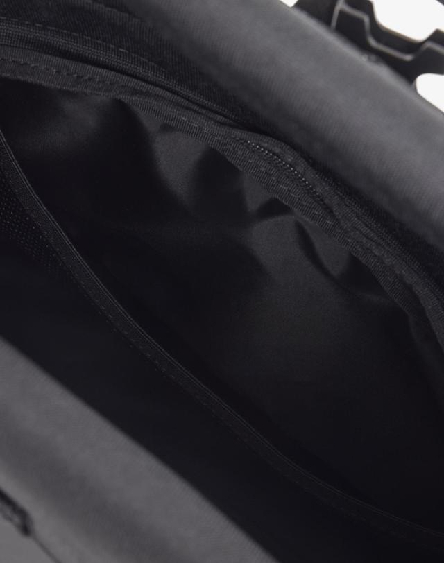 라코스테 [라코스테 공식] 남성 라코스테 인 모션 라지 메신저백 NH5438I56N 000 착용컷