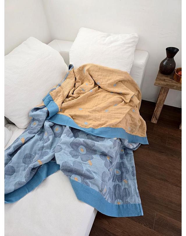 블랑쉬하우스 블랑쉬 스카이 데이지 퀸사이즈 150x200 리버서블 거즈이불 착용컷