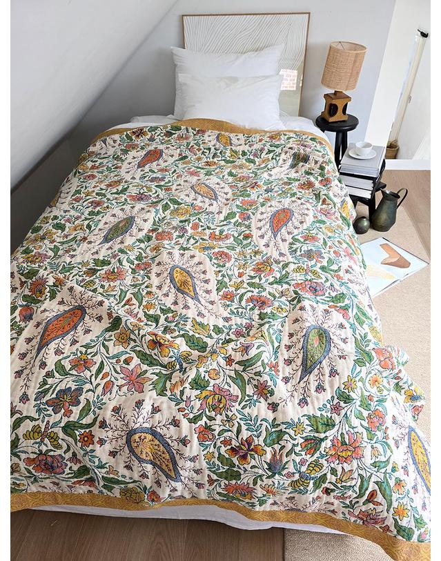 블랑쉬하우스 블랑쉬 페이즐리 가든 리버서블 퀸사이즈 150x200 리버서블 거즈이불 착용컷