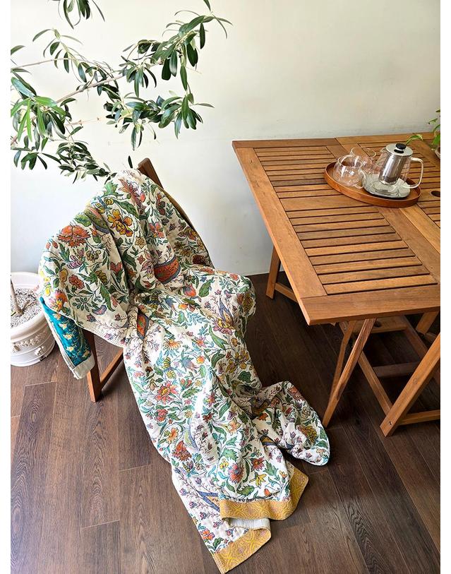 블랑쉬하우스 블랑쉬 페이즐리 가든 리버서블 퀸사이즈 150x200 리버서블 거즈이불 착용컷