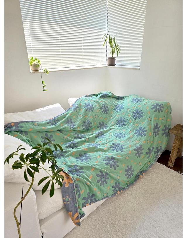 블랑쉬하우스 블랑쉬 민트 블룸 퀸사이즈 150x200 리버서블 거즈이불 착용컷