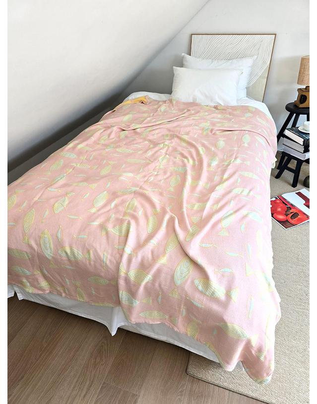 블랑쉬하우스 블랑쉬 선셋 피쉬 퀸사이즈 150x200 거즈이불 착용컷