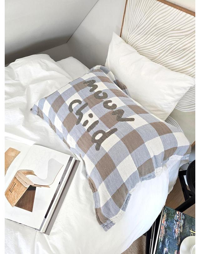 블랑쉬하우스 블랑쉬 문차일드 아트 거즈코튼 베개 수건 착용컷