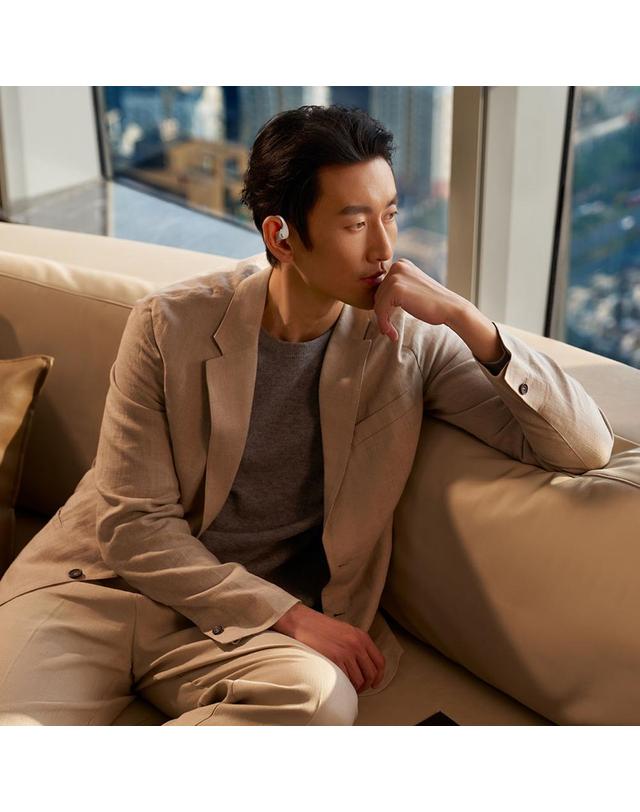 샥즈 샥즈 오픈핏 프로 오픈형 노이즈캔슬링 무선 블루투스 이어폰 T010 착용컷