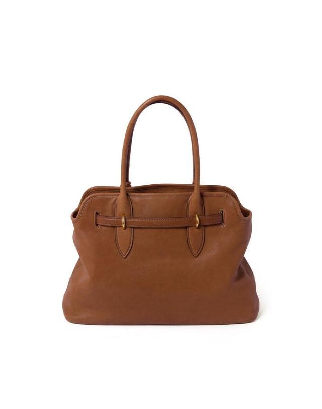 미우미우 [해외직구] 그란데비타 해외 미우미우 여성 AVENTURE MEDIUM LEATHER HANDBAG 5BG2912BBLF0316 착용컷