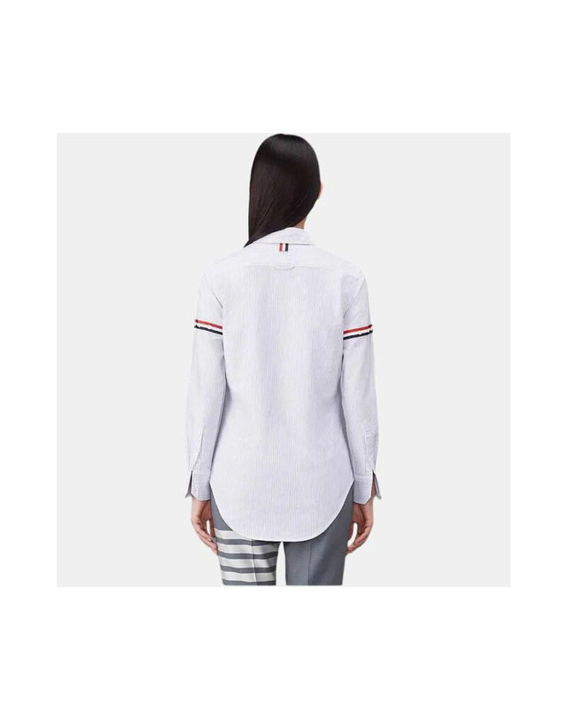 톰브라운 [명품] 26SS 톰브라운 스트라이프 블루 여성 셔츠 FLL019E 00098 480 밝은 블루 착용컷