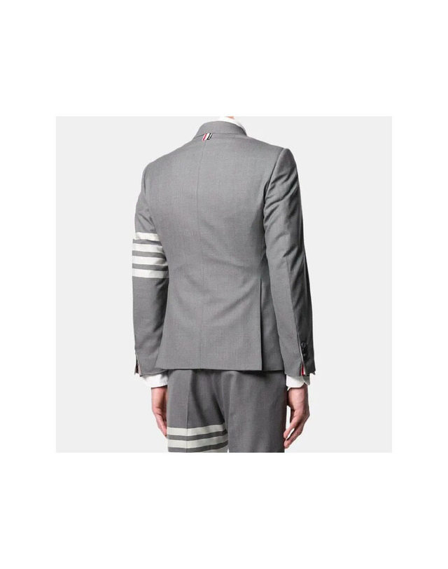 톰브라운 [명품] 26SS 톰브라운 4바 클래식 그레이 남성 블레이저 자켓 MJC001A 06146 035 네이비 착용컷