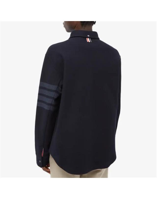 톰브라운 [명품] 톰브라운 4바 테크 트윌 버튼 다운 셔츠형 자켓 MJT361A 06772 415 2516503 9 BLACK 착용컷