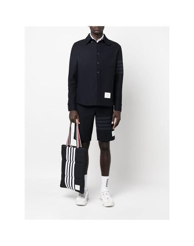톰브라운 [명품] 24FW 톰브라운 4바 테크 트윌 버튼 다운 셔츠형 자켓 MJT361A 06772 415 BLACK 착용컷