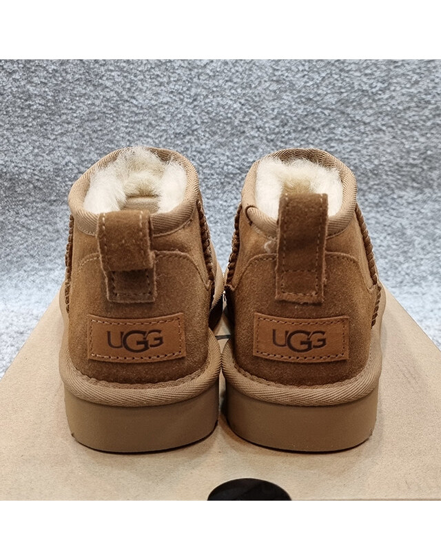 어그 [명품] 어그 UGG USA 클래식 울트라 미니 부츠 1116109W CHESTNUT 브라운 착용컷