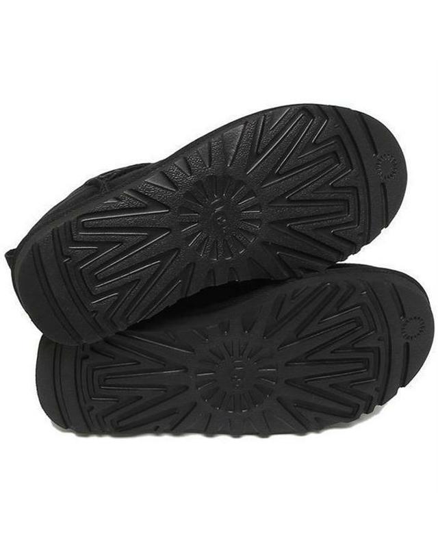 어그 [명품] 어그 클래식 울트라 미니 부츠 샌들 UGG 1116109 Black BLACK 착용컷