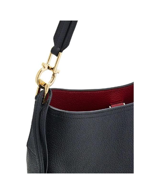페라가모 [해외직구] 그란데비타 해외 페라가모 여성 LEATHER MEDIUM HOBO BAG 21A170785028003 착용컷