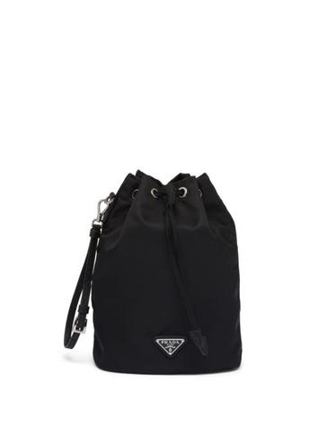 [해외직구] 26FW 프라다 삼각로고 리나일론 버킷백 1NS369R067 F0002 BLACK