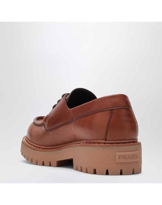 프라다 [해외직구] 25FW 프라다 드레스 슈즈 2EE416G000070 Brown 착용컷