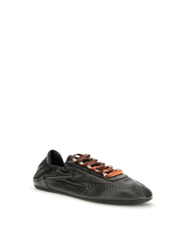 프라다 [해외직구] 26FW 프라다 컬랩스 앤틱 나파 레더 스니커즈 2EE490FG0002HKD BLACK 착용컷
